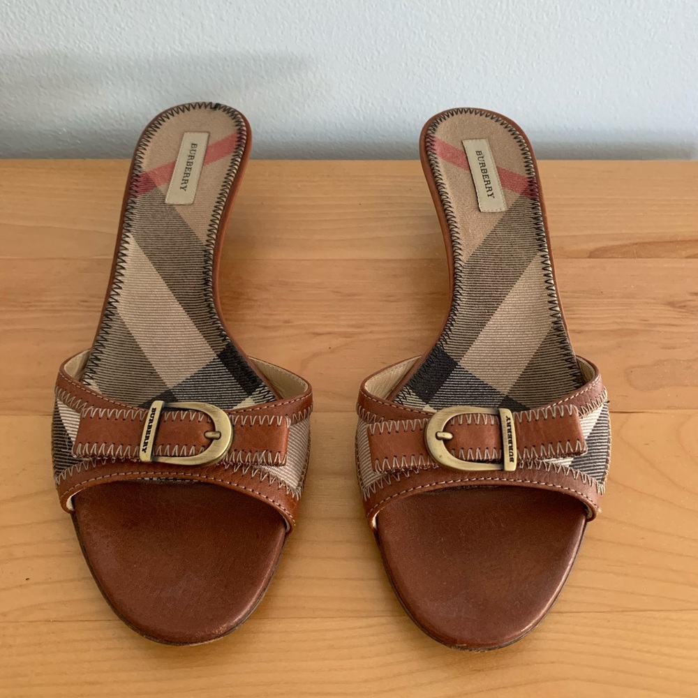 Burberry Mini Pumps